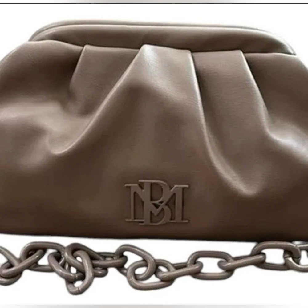NWT Badgley Mischka Taupe Color Designer Clutch Detachable Strap